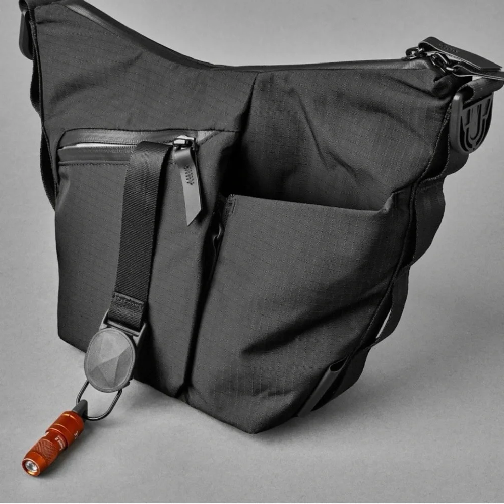 NWT Alpaka Flow Satchel 2L - A1